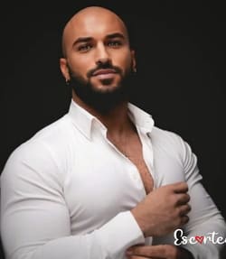 Escort Marco León